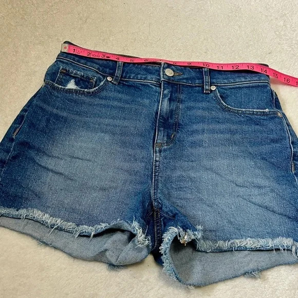 LOFT High Waisted Mom Jean Denim Shorts - 2/26 (measures 29") - Picture 10 of 11